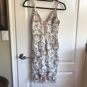 4SI3NNA Beige Embroidered Bodycon dress size XS- New